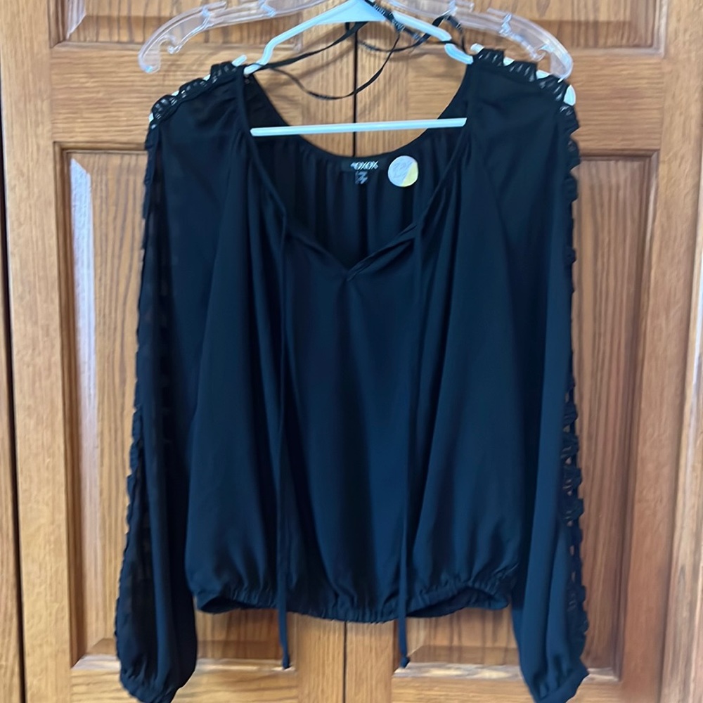 OXOX Woman’s black blouse